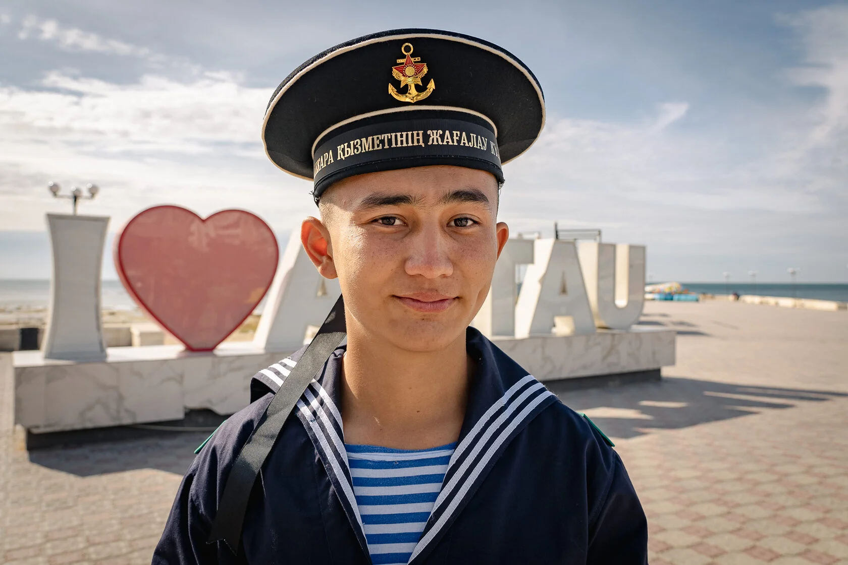 _YUV6477